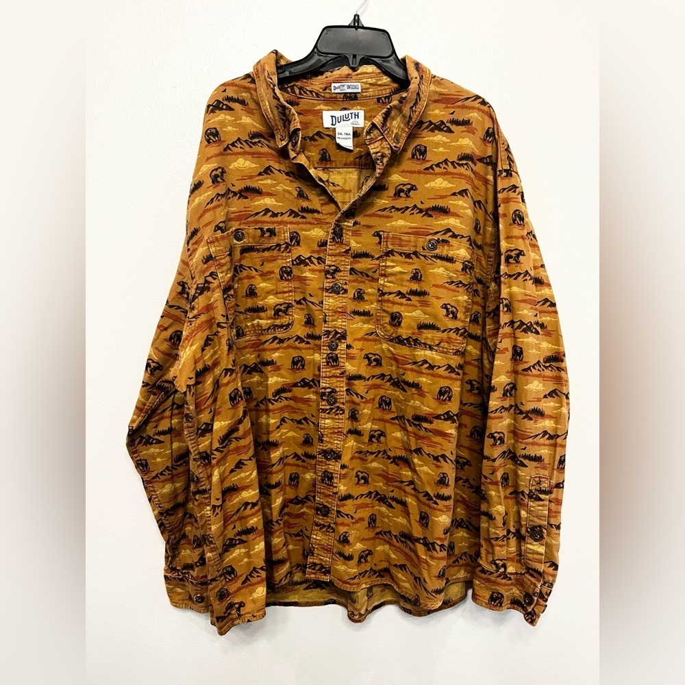 Duluth Trading Co. Men’s 2XL Tan Brown Bear Patterned Relaxed Fit Novelty Shirt